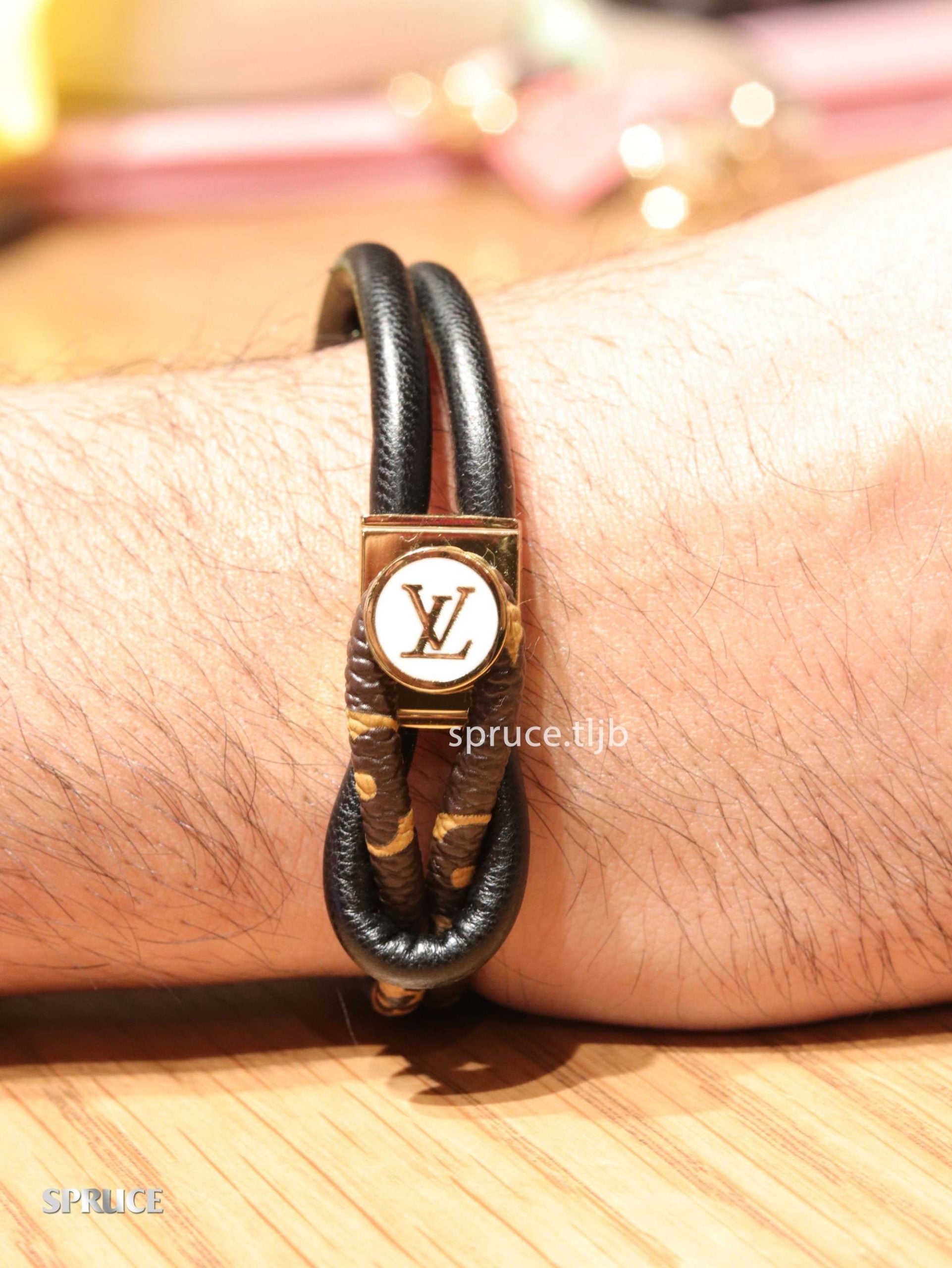Alphabet L and V signature-black bracelet