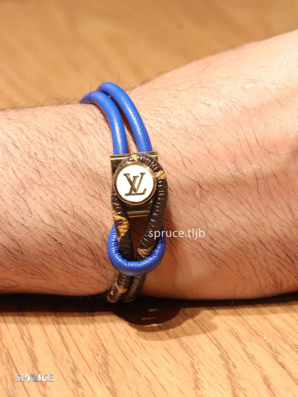 Alphabet L and V signature-blue bracelet