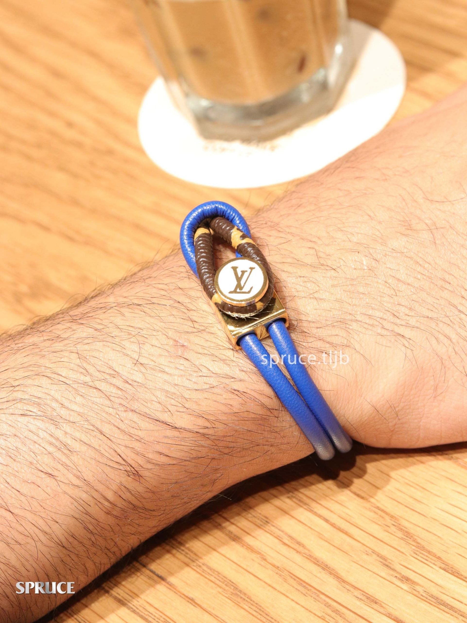 Alphabet L and V signature-blue bracelet