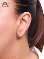 Little floral gold studs