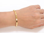 Alphabet B Sleek bracelet in gold finish
