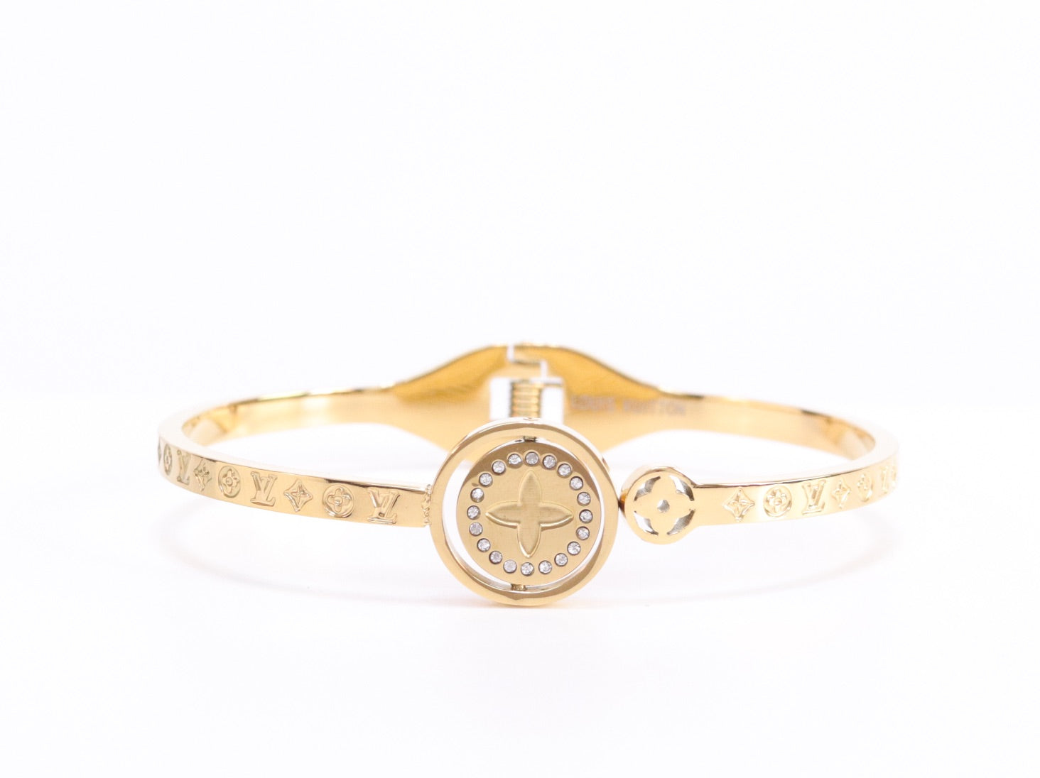 Alphabet LV Sleek bracelet in gold finish