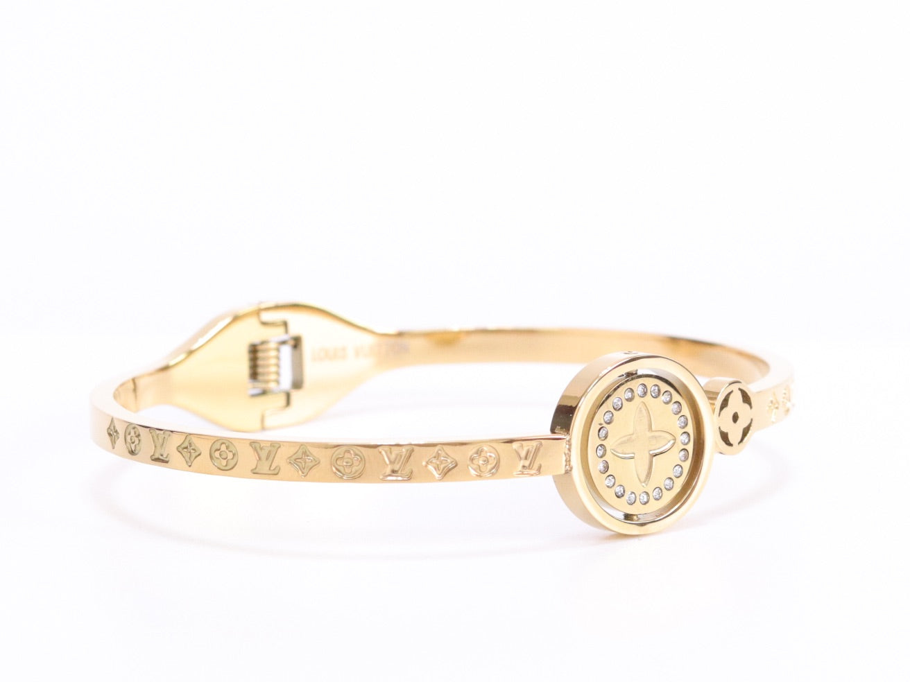 Alphabet LV Sleek bracelet in gold finish