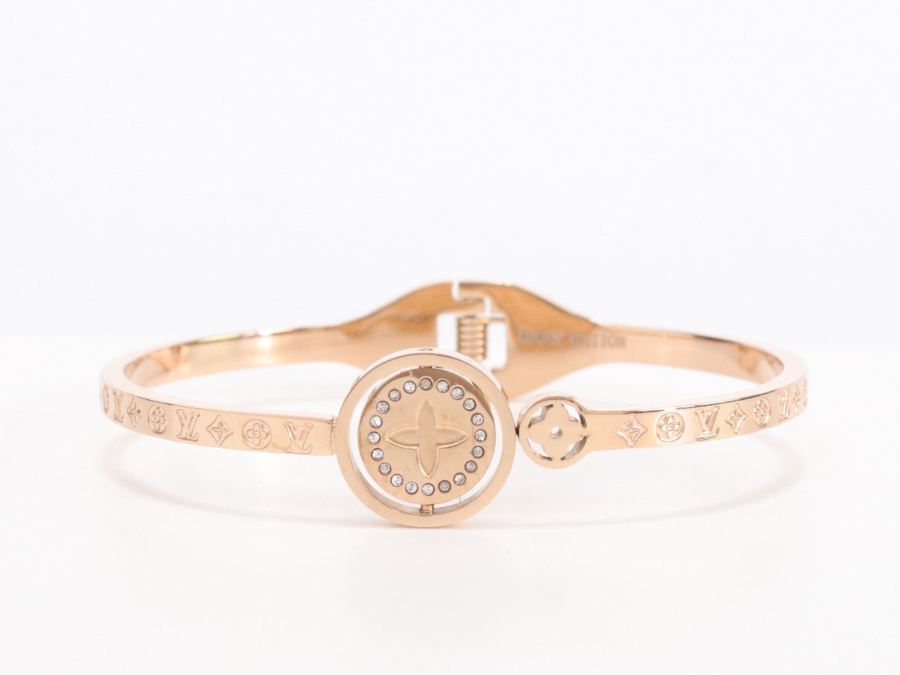 Alphabet LV Sleek bracelet in rose gold finish