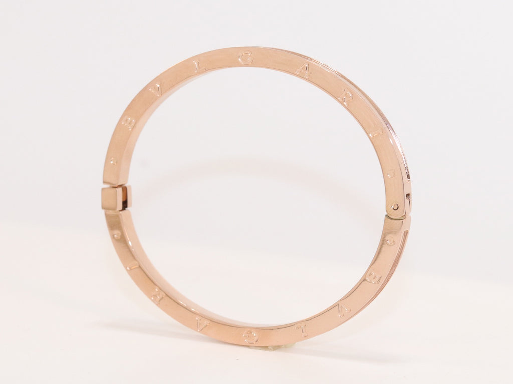 Alphabet B Sleek bracelet in rose gold finish