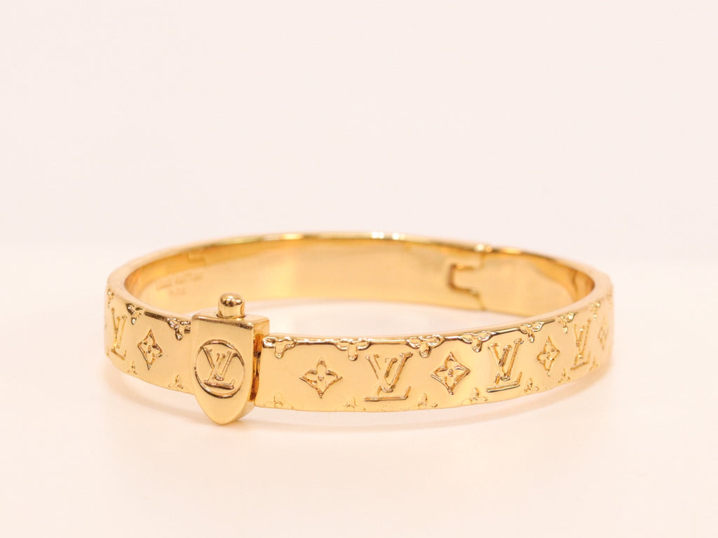Alphabet LV bracelet in gold finish