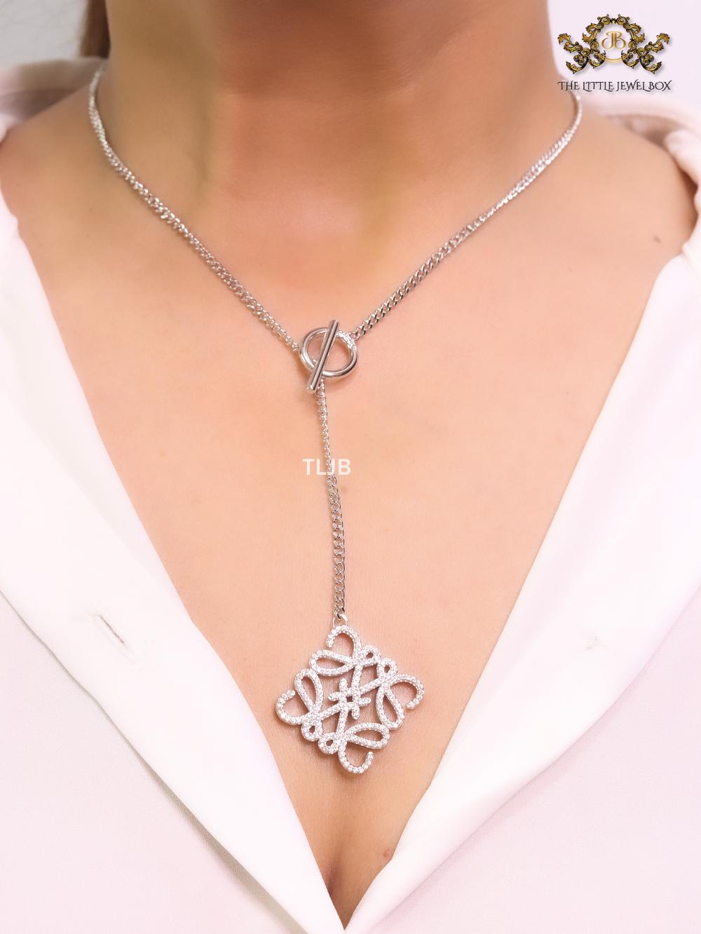 Alphabet L cz and platinum sleek chain