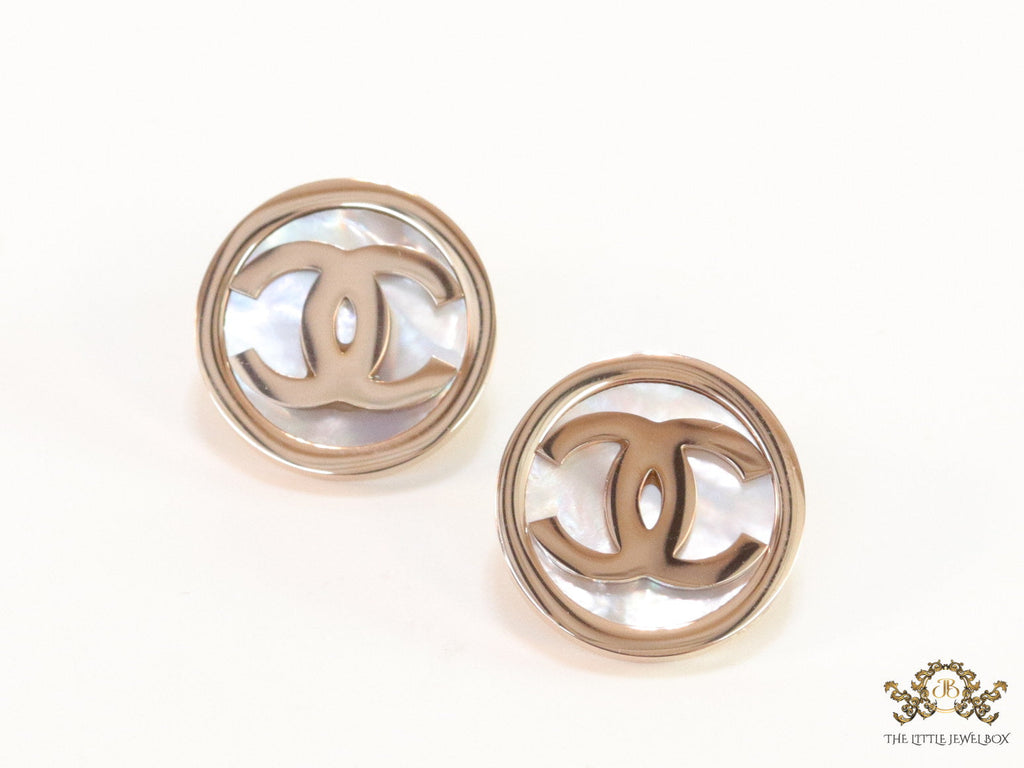 Rose gold stud earrings with MOP and twin C motif