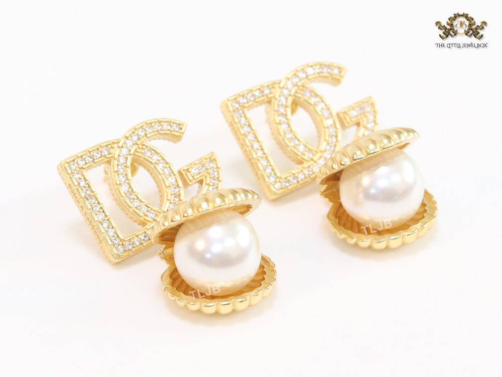 Alphabet D & G Pearl studs