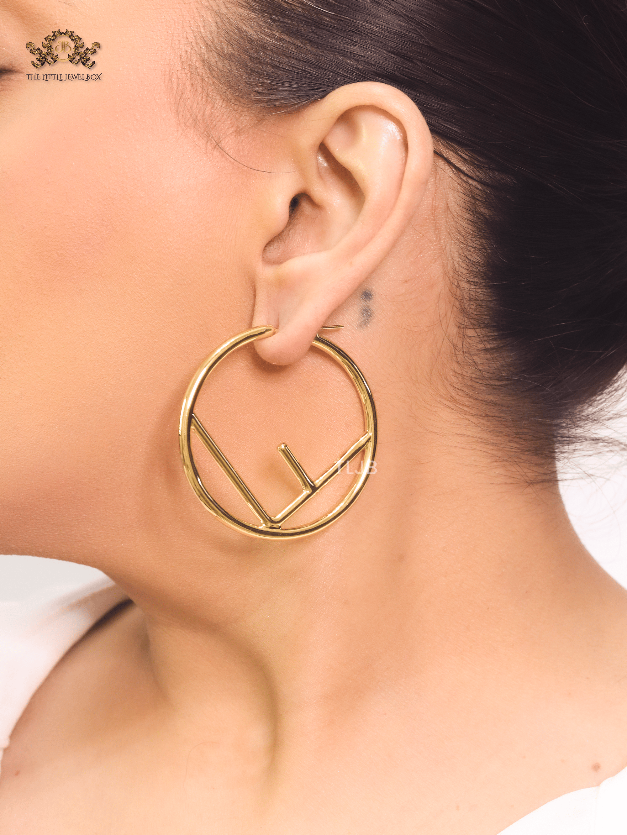 Alphabet F Hoops in Gold 50 mm