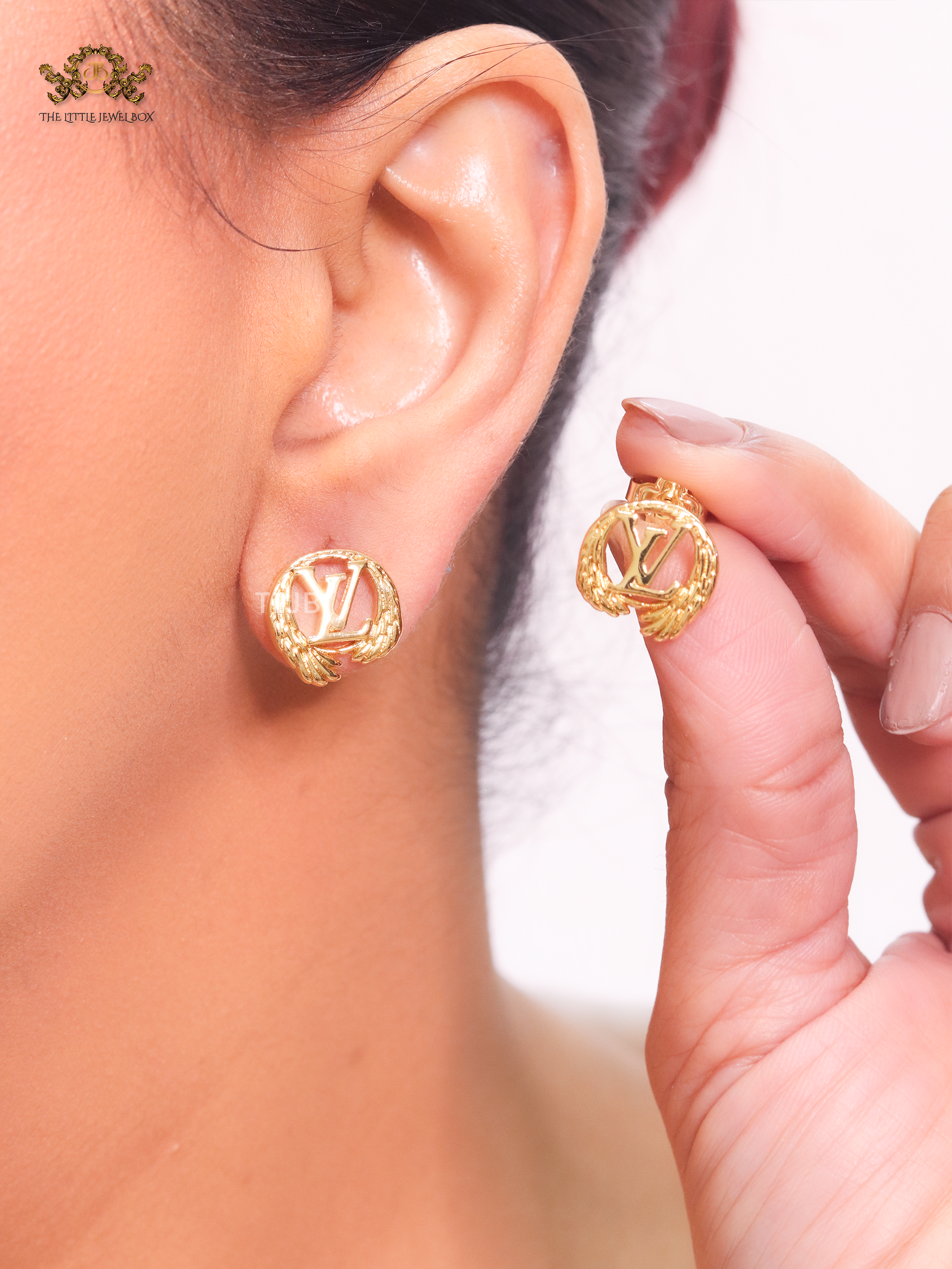 Alphabet L & V cz studs