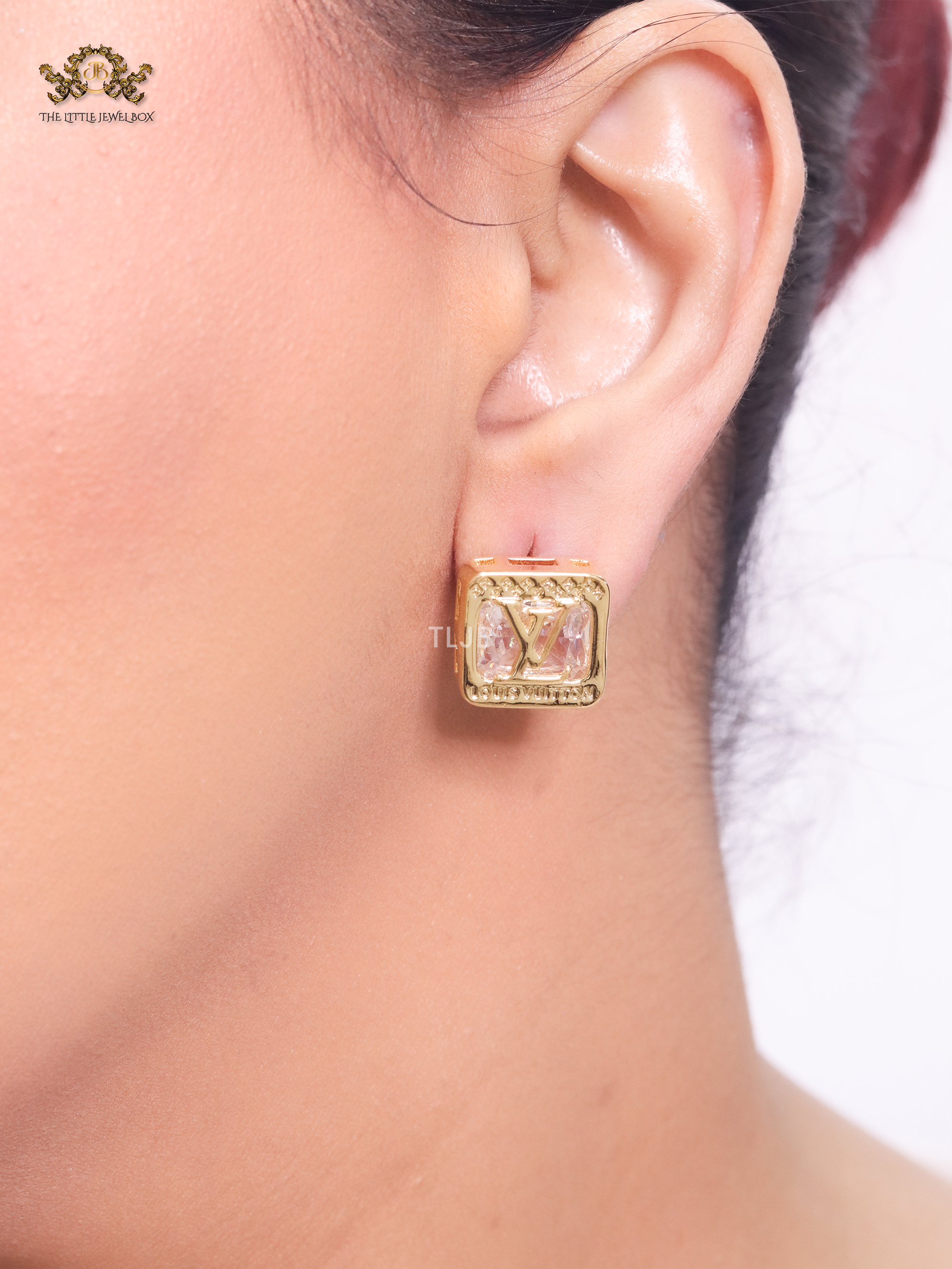 Alphabet V square studs