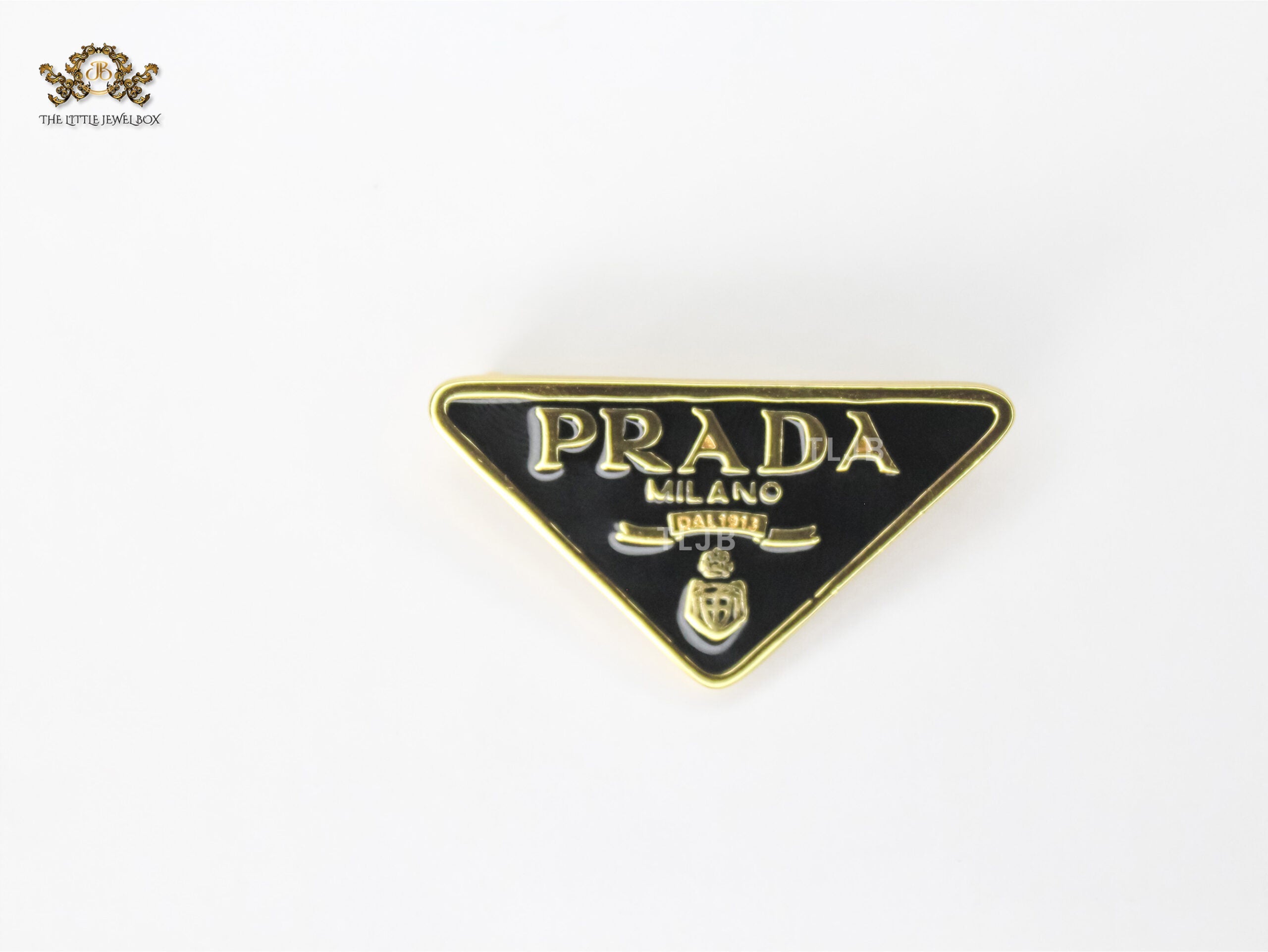 Alphabet P Black enamel Brooch