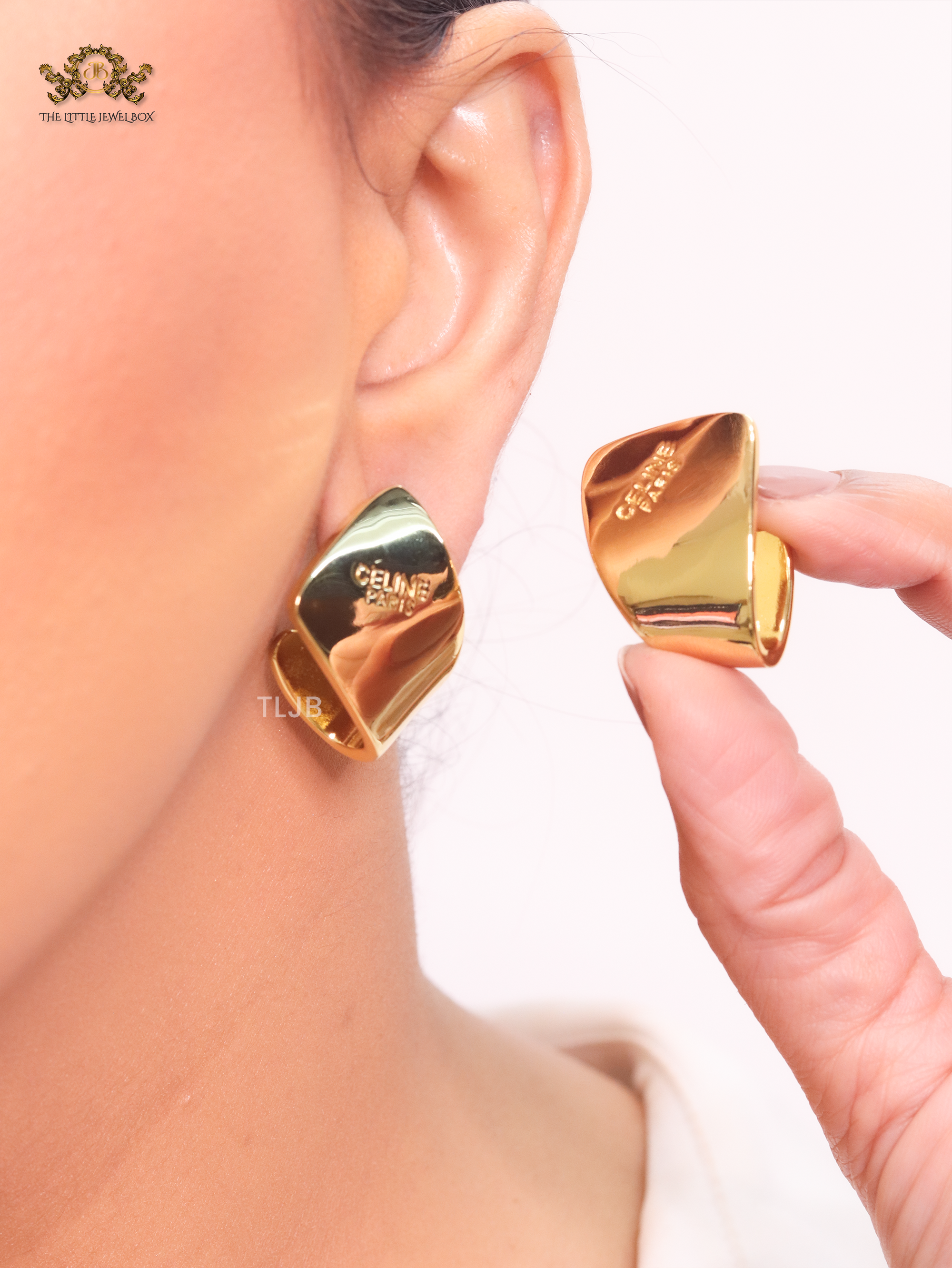 Alphabet C twisted gold studs