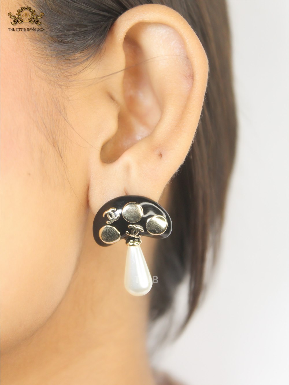 Double C Black Mushroom Studs