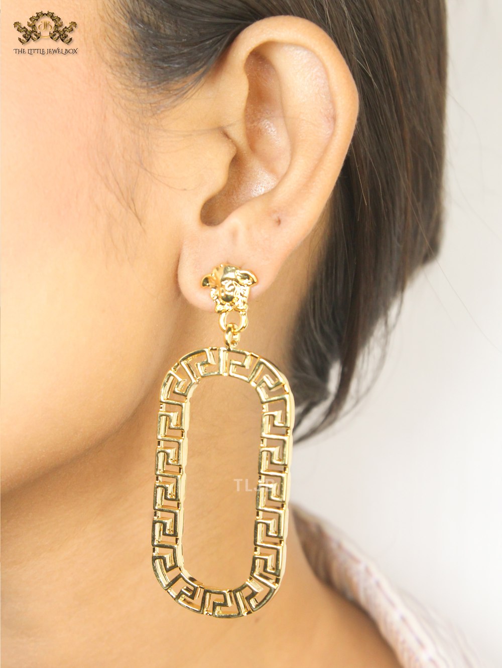 Medusa long earrings with signature mesh pattern