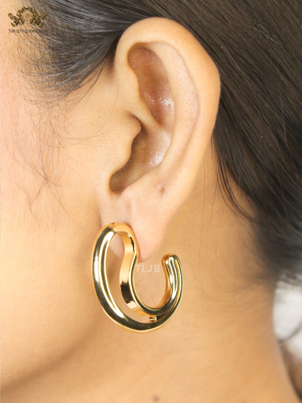 Alphabet BV Gold earrings