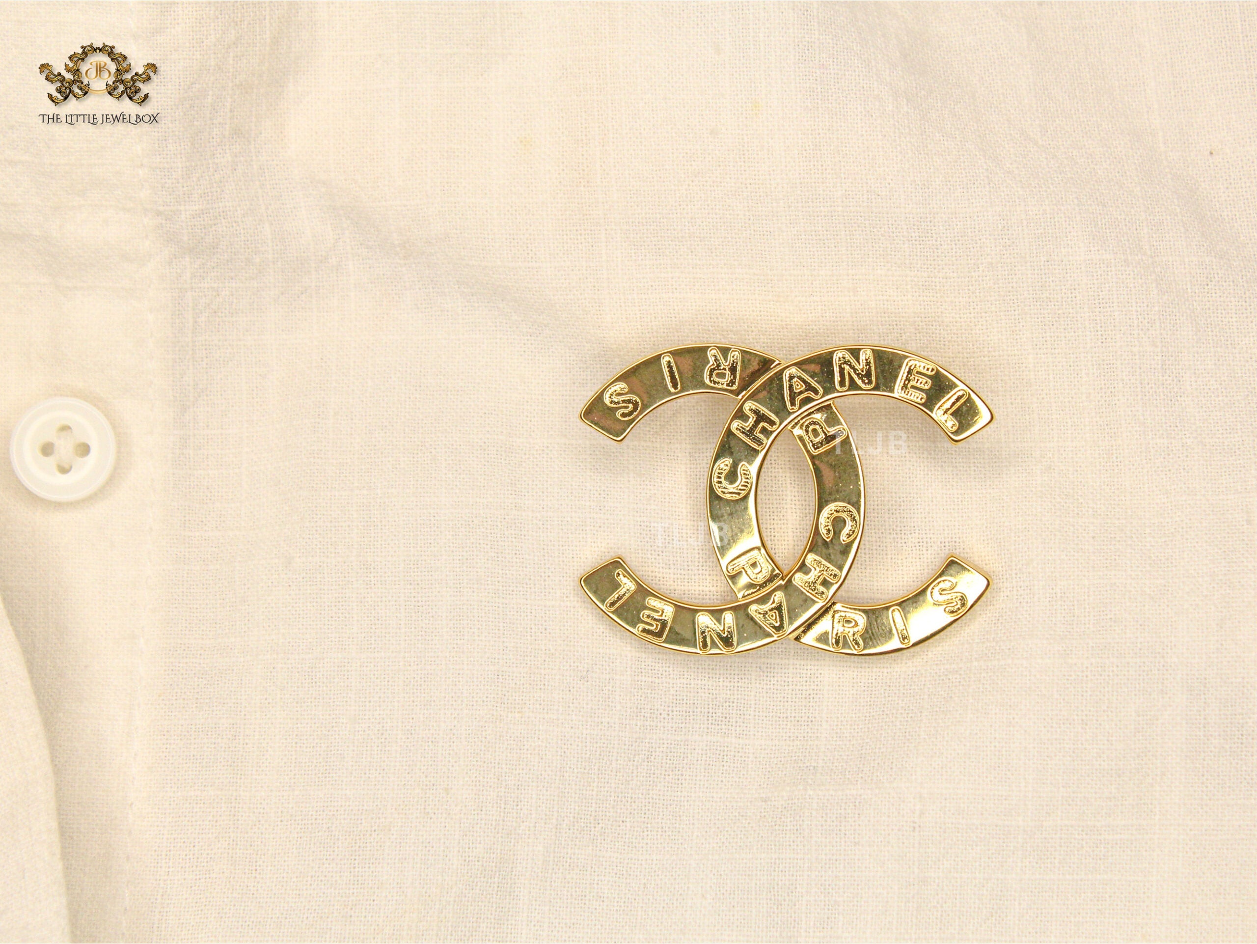 Double C Matt gold brooch