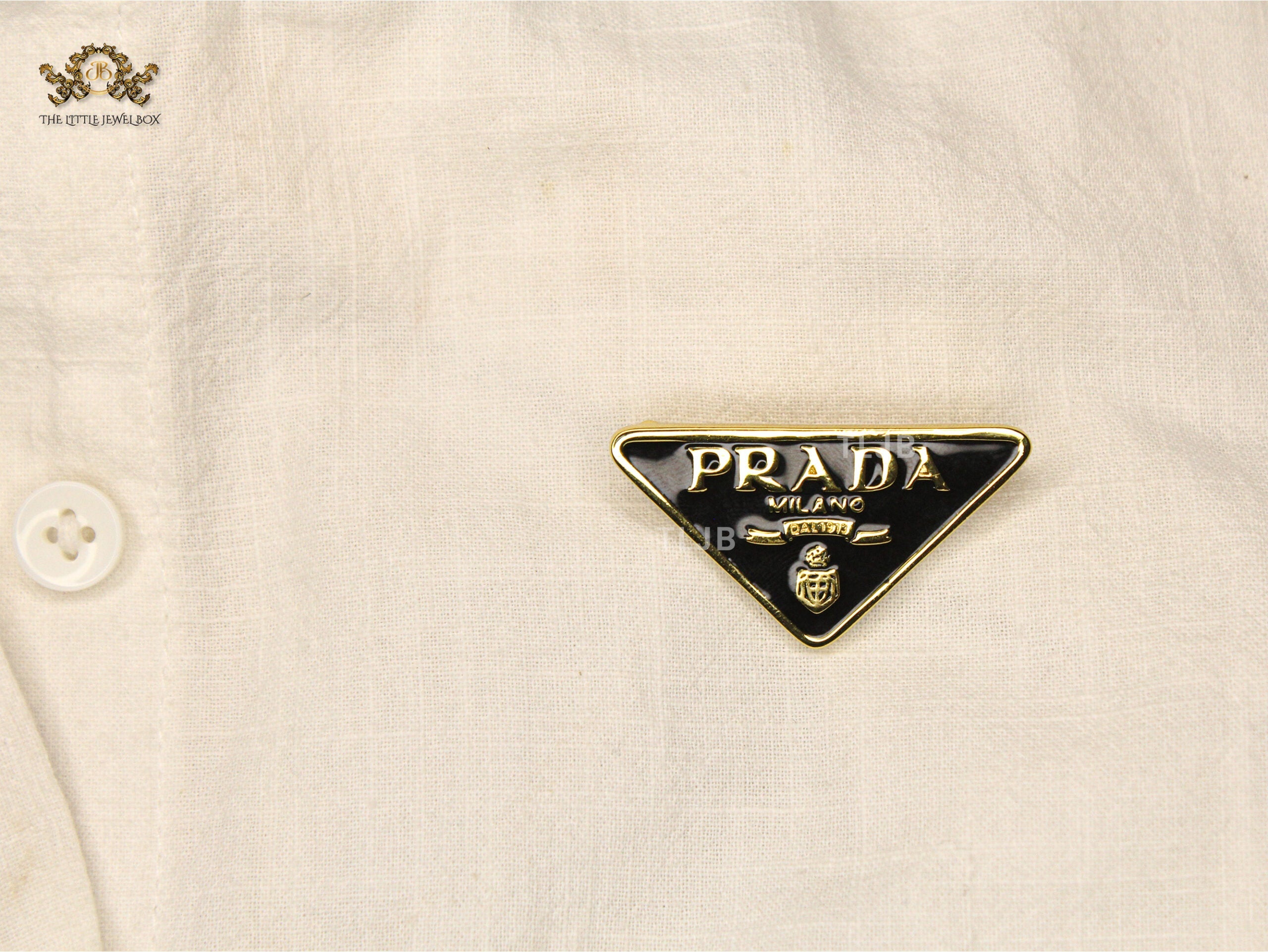 Alphabet P Black enamel Brooch