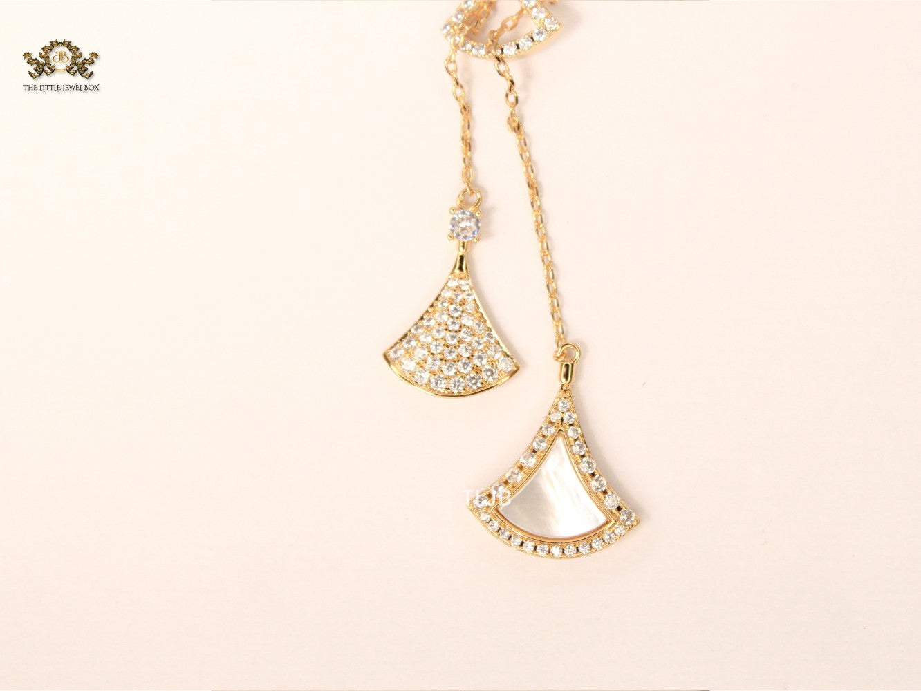 celestial bvl neck chain white mop