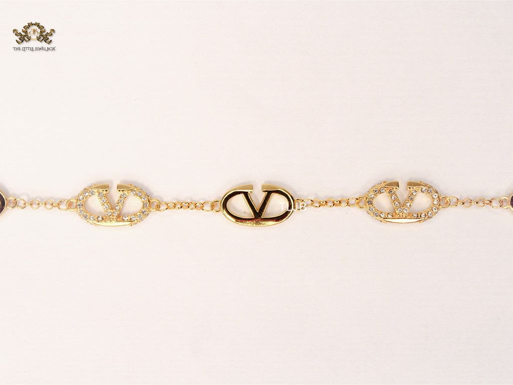 Alphabet V Gold bracelet with CZ