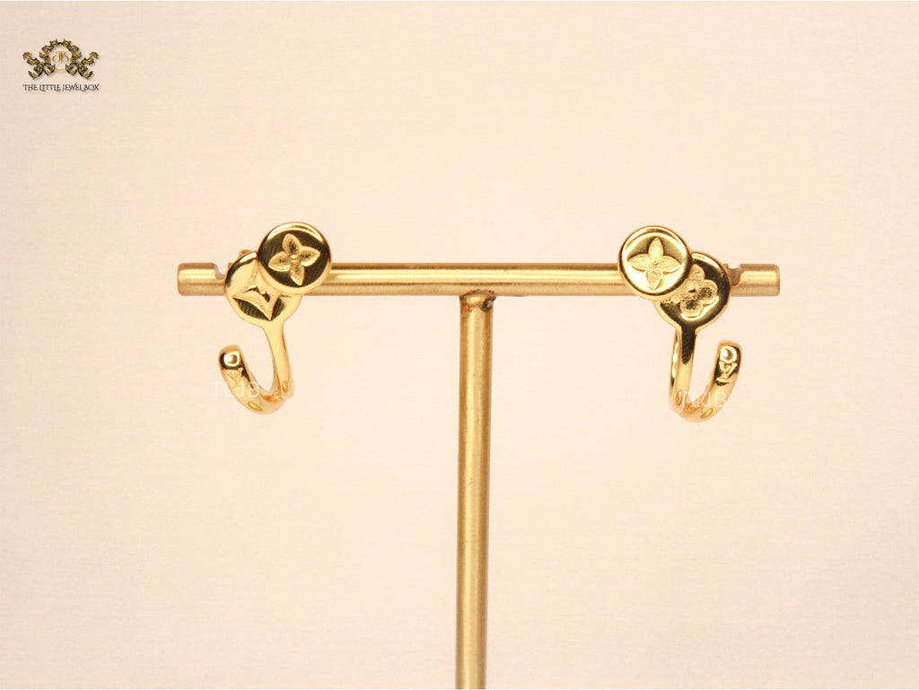 alphabet L & V small hoop type earrings