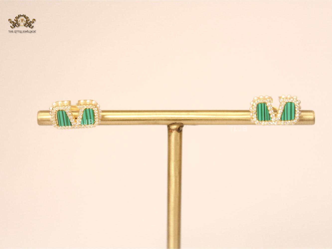 Alphabet V green malachite earrings