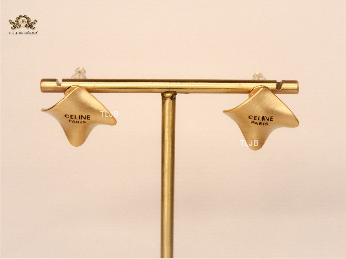 Alphabet C studs in gold