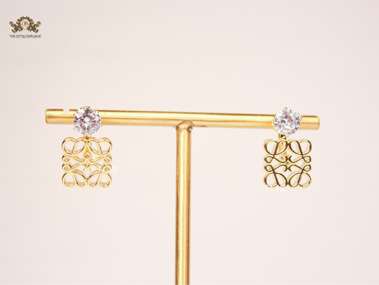 Alphabet L single stone CZ studs in Gold