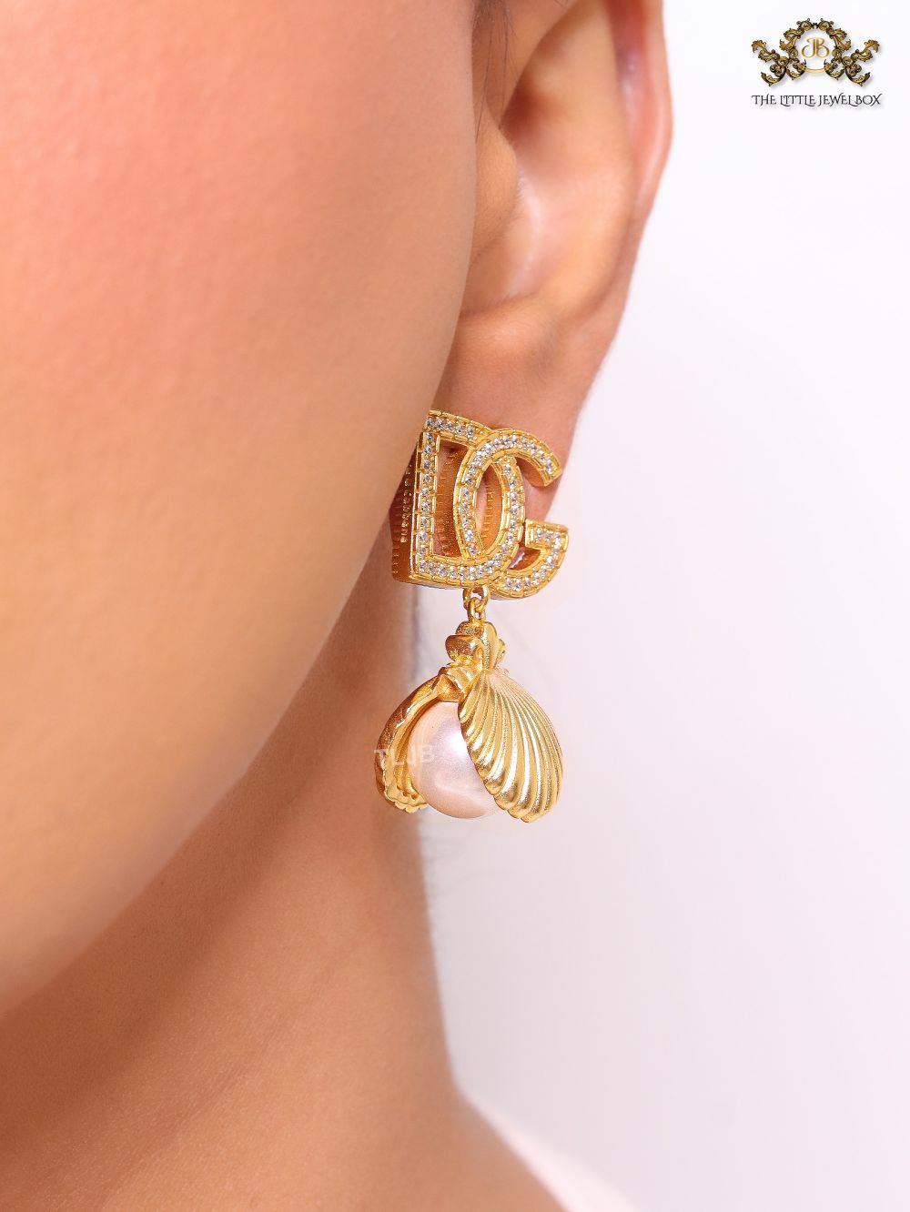 Alphabet D & G Pearl studs