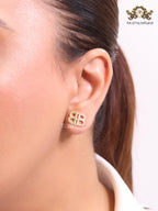 Alphabet B small mesh ball studs