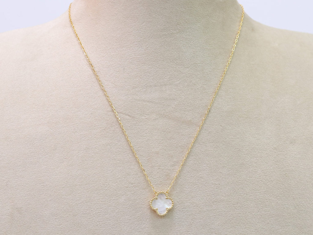 Sleek gold pearl white clover chain