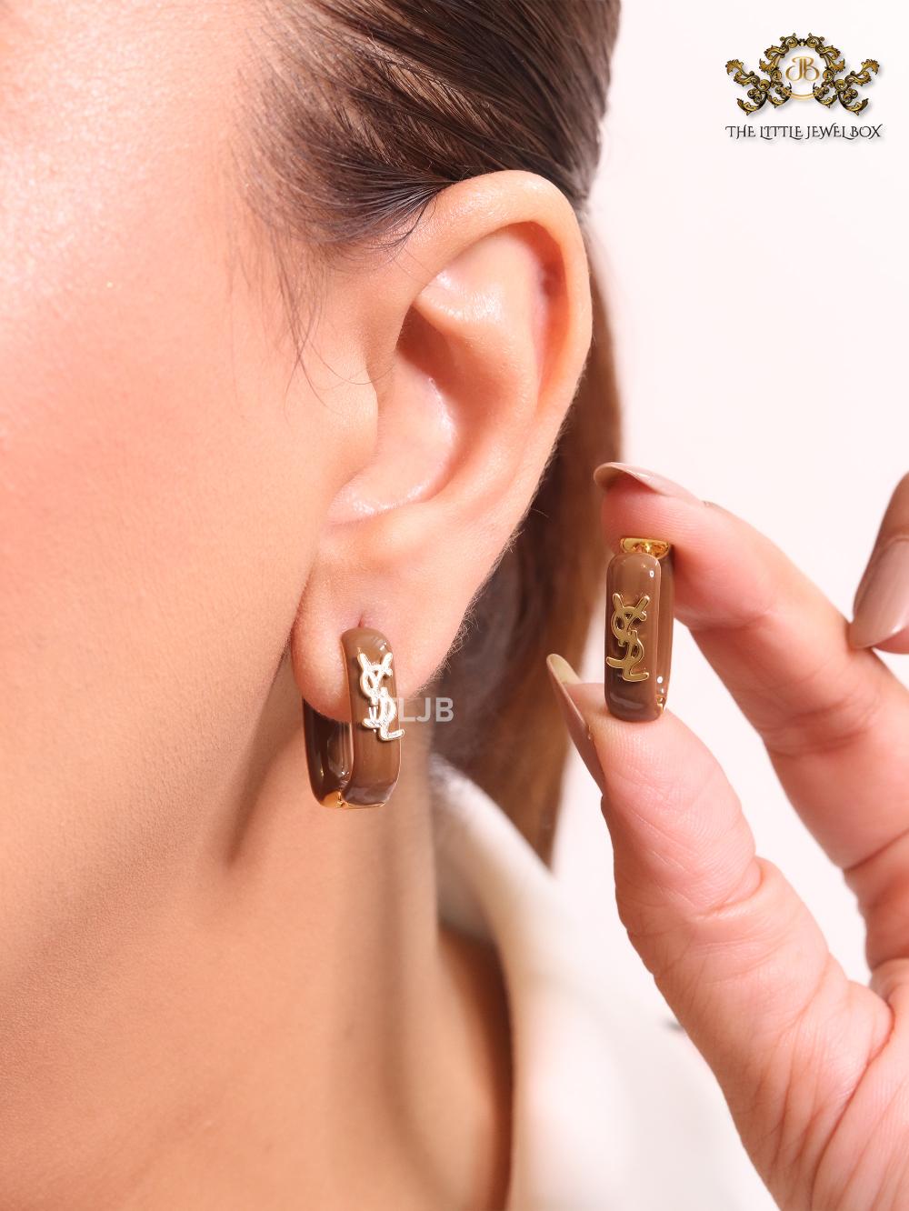Alphabet Y brown enamel hoops