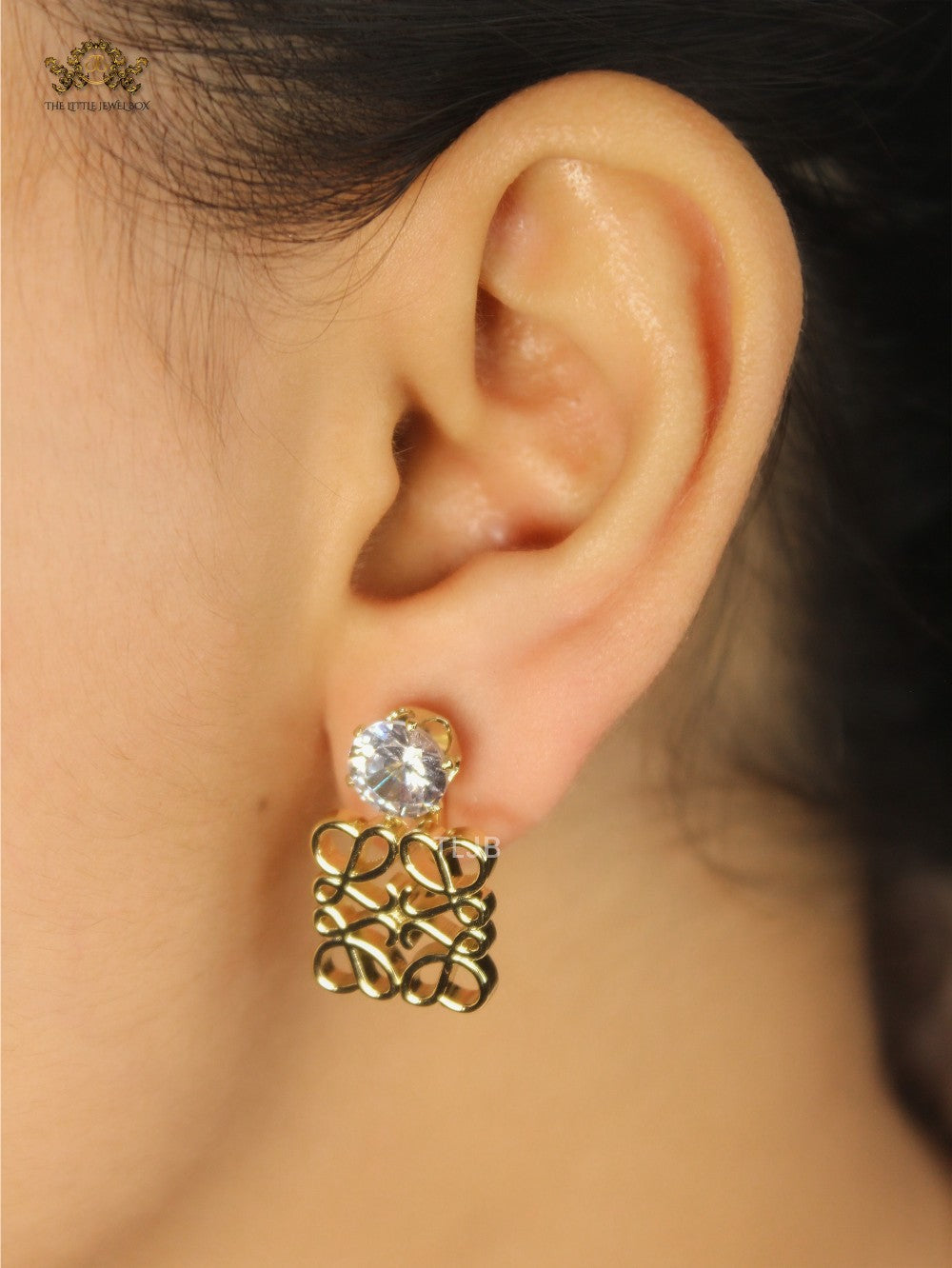 Alphabet L single stone CZ studs in Gold