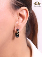 Alphabet Y black enamel hoops