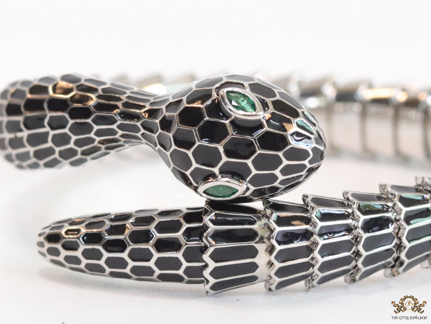 Serpentine open bracelet in black enamel and platinum finish