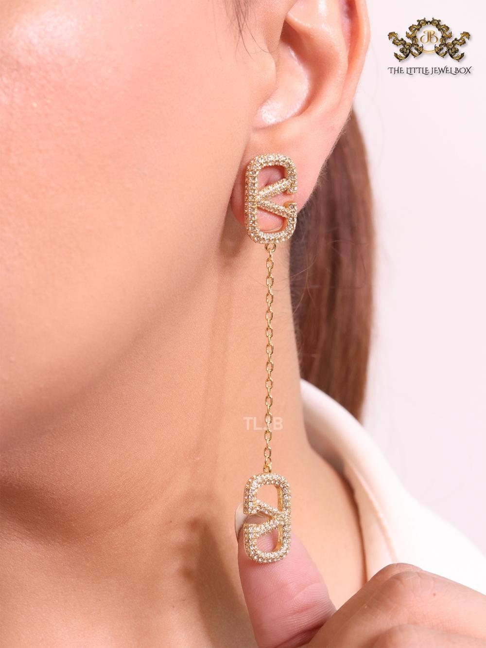 Alphabet Open V gold chain danglers