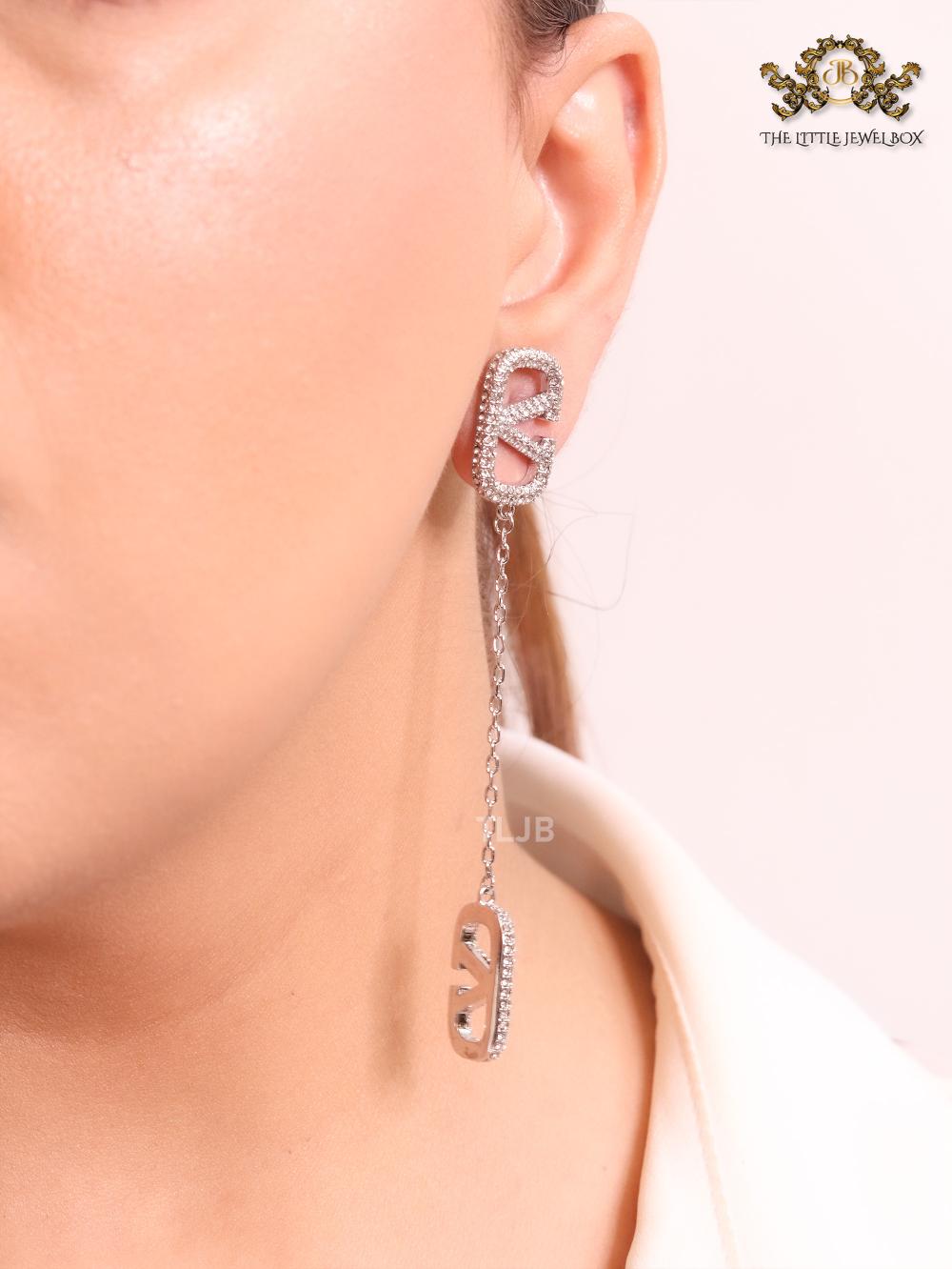 Alphabet V platinum chain danglers