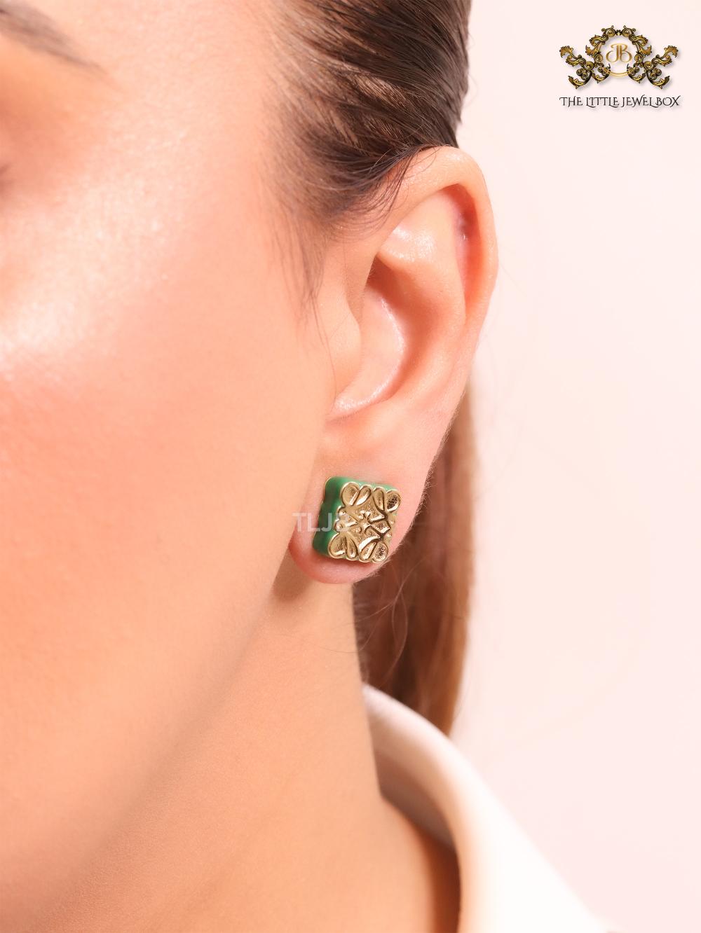 Alphabet L gold & green studs