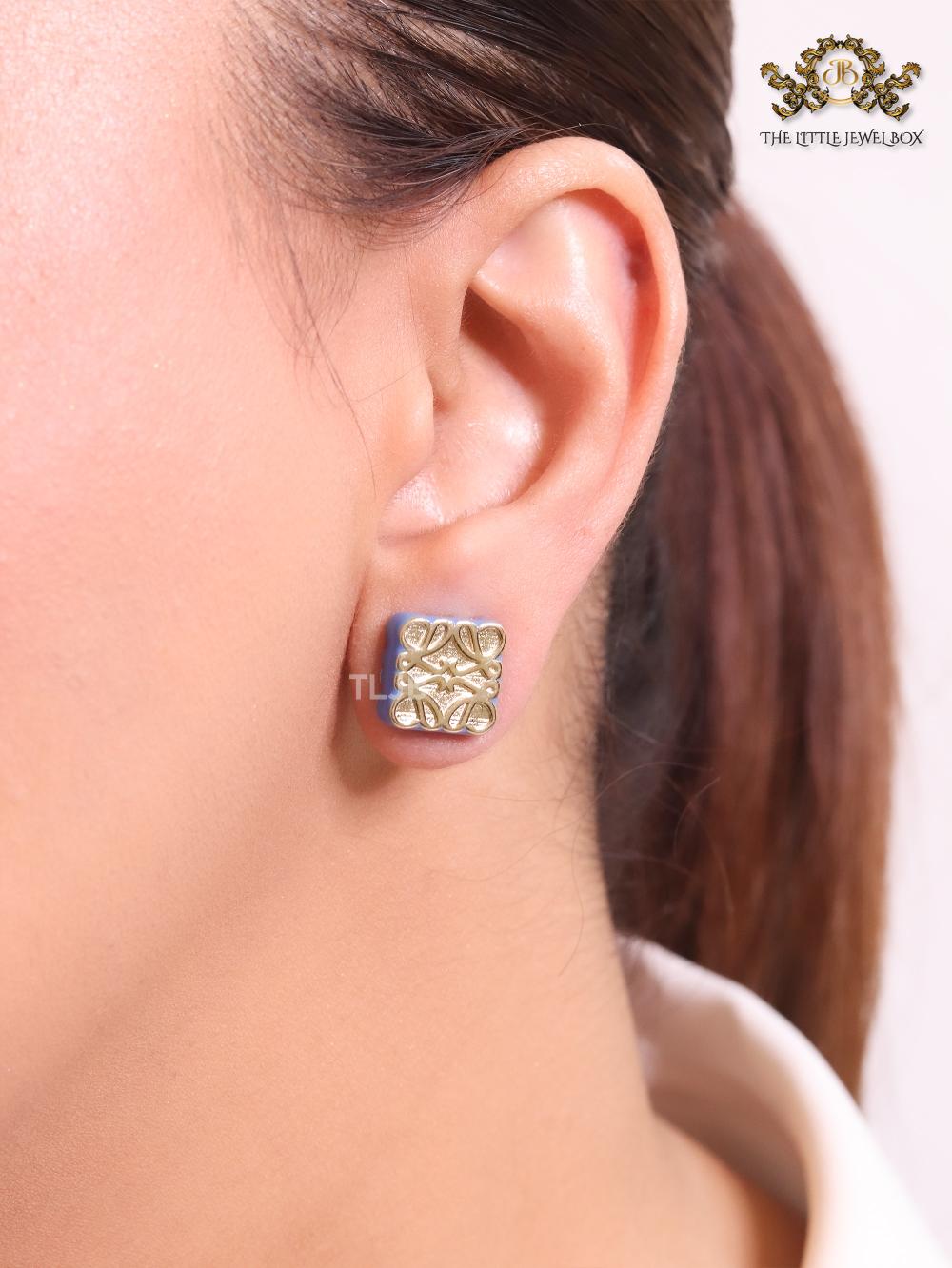 Alphabet L gold & blue studs