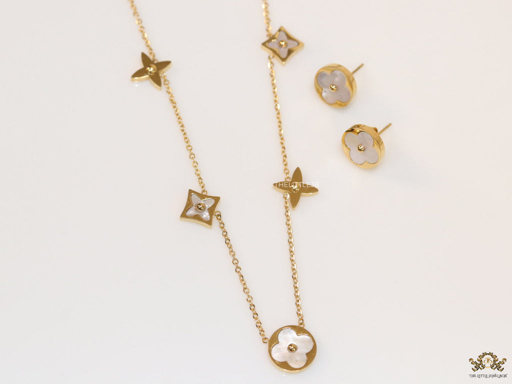 Clover necklace set in mother of pearl and gold plating
