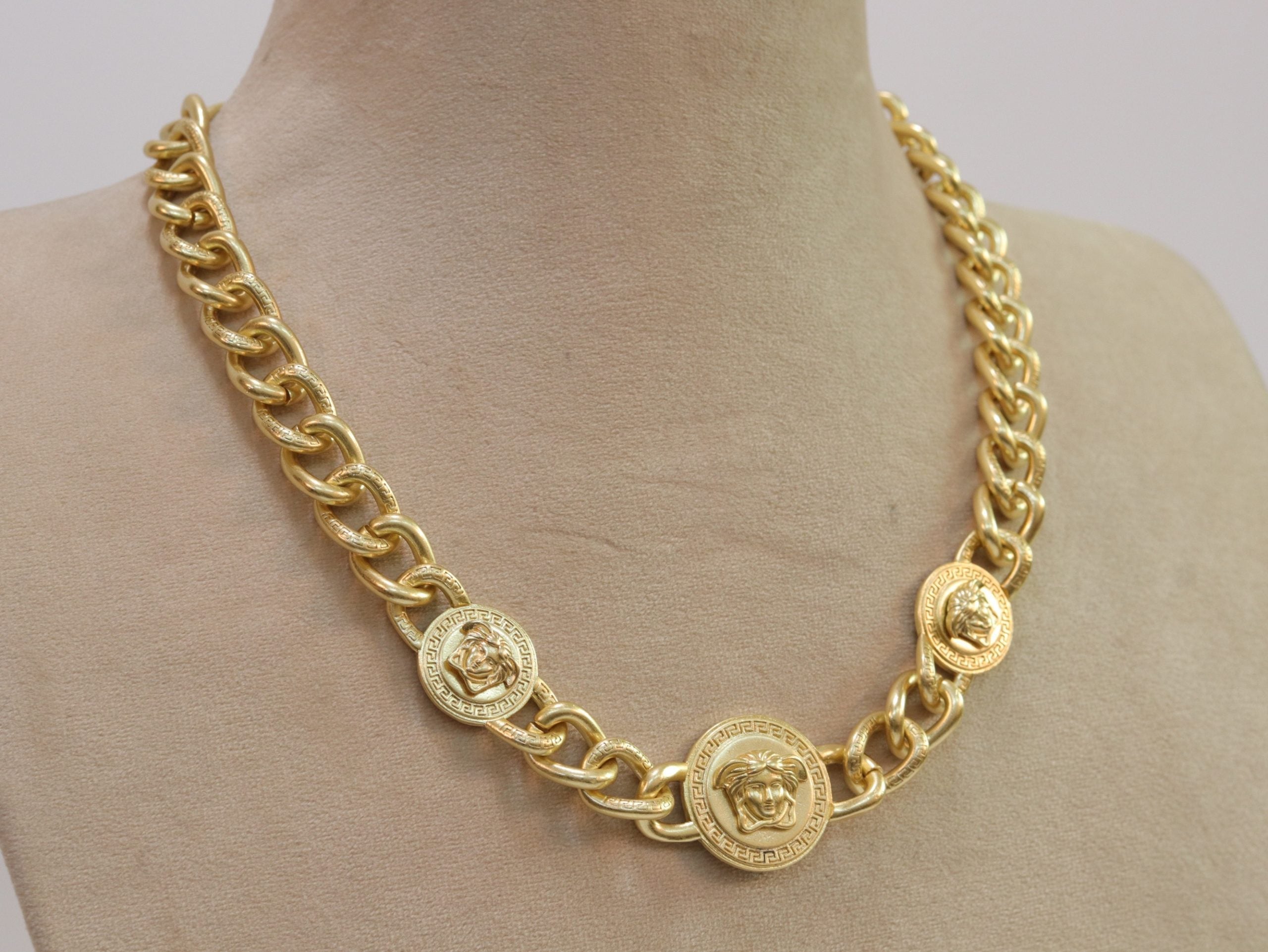 Chunky medusa gold link chain