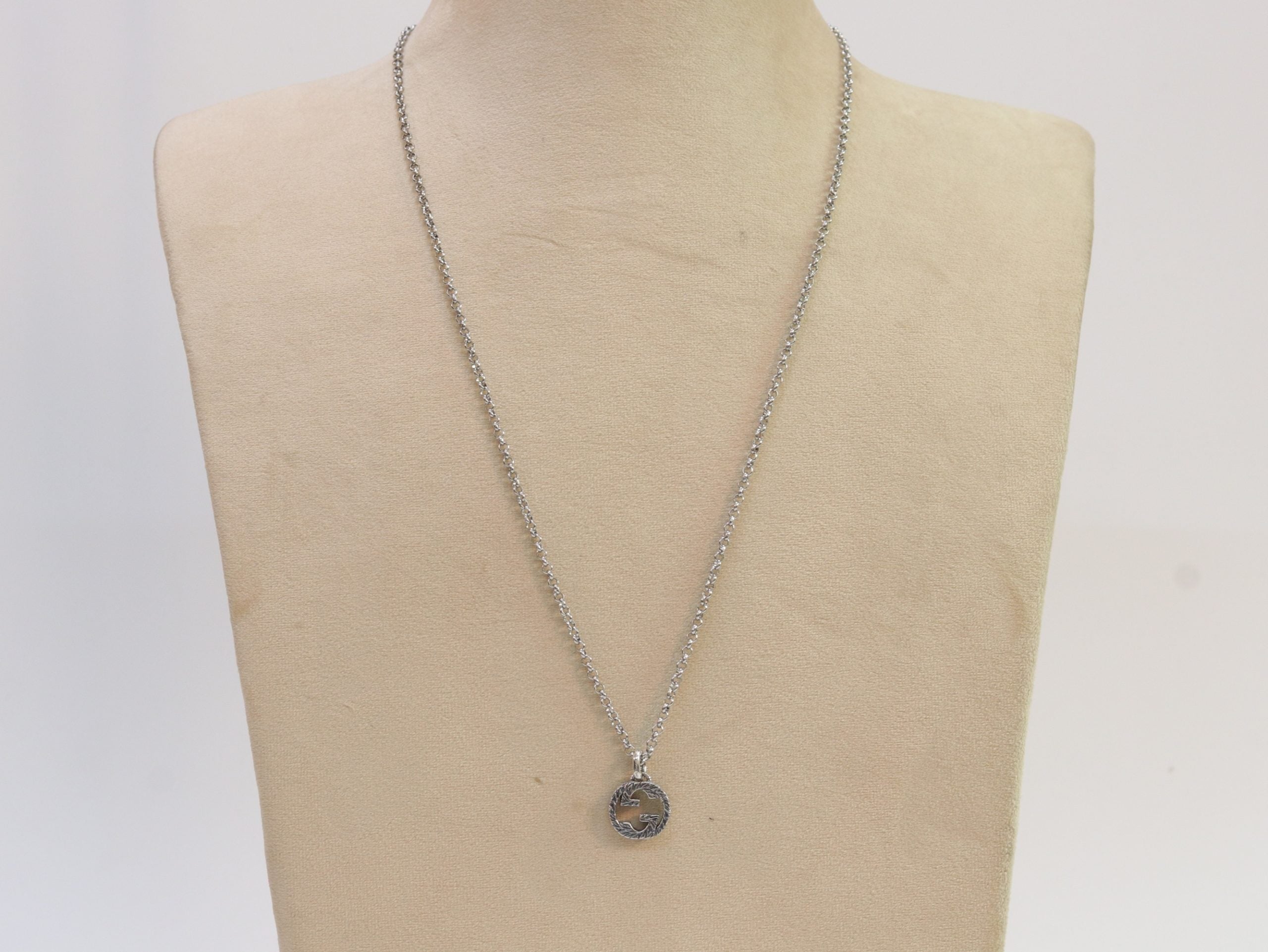 Double G Pendant in silver chain