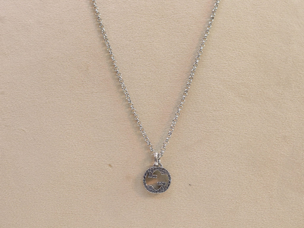 Double G Pendant in silver chain