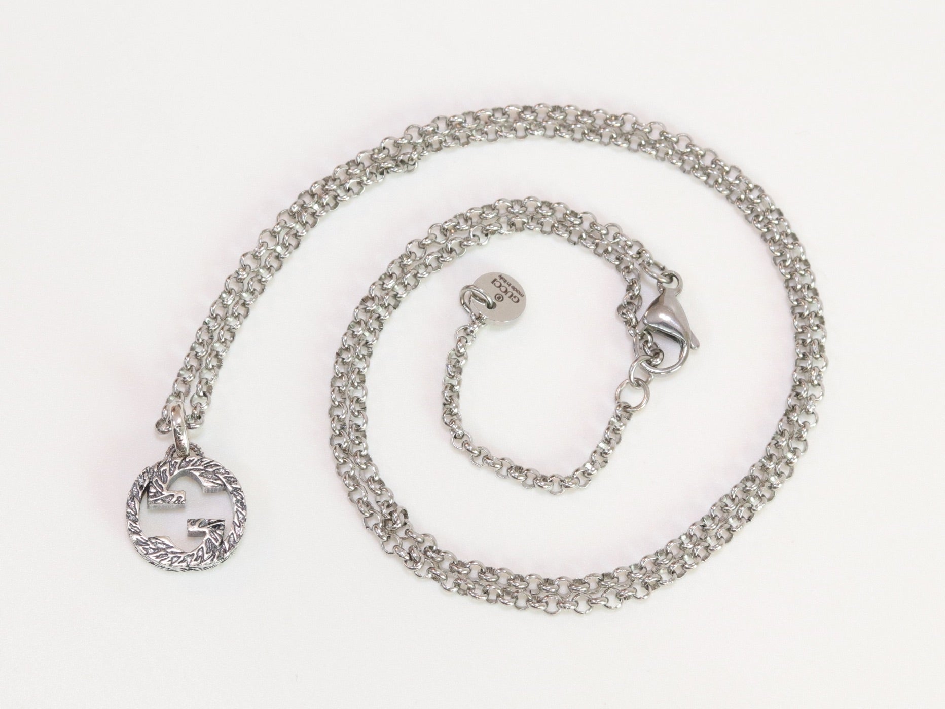 Double G Pendant in silver chain