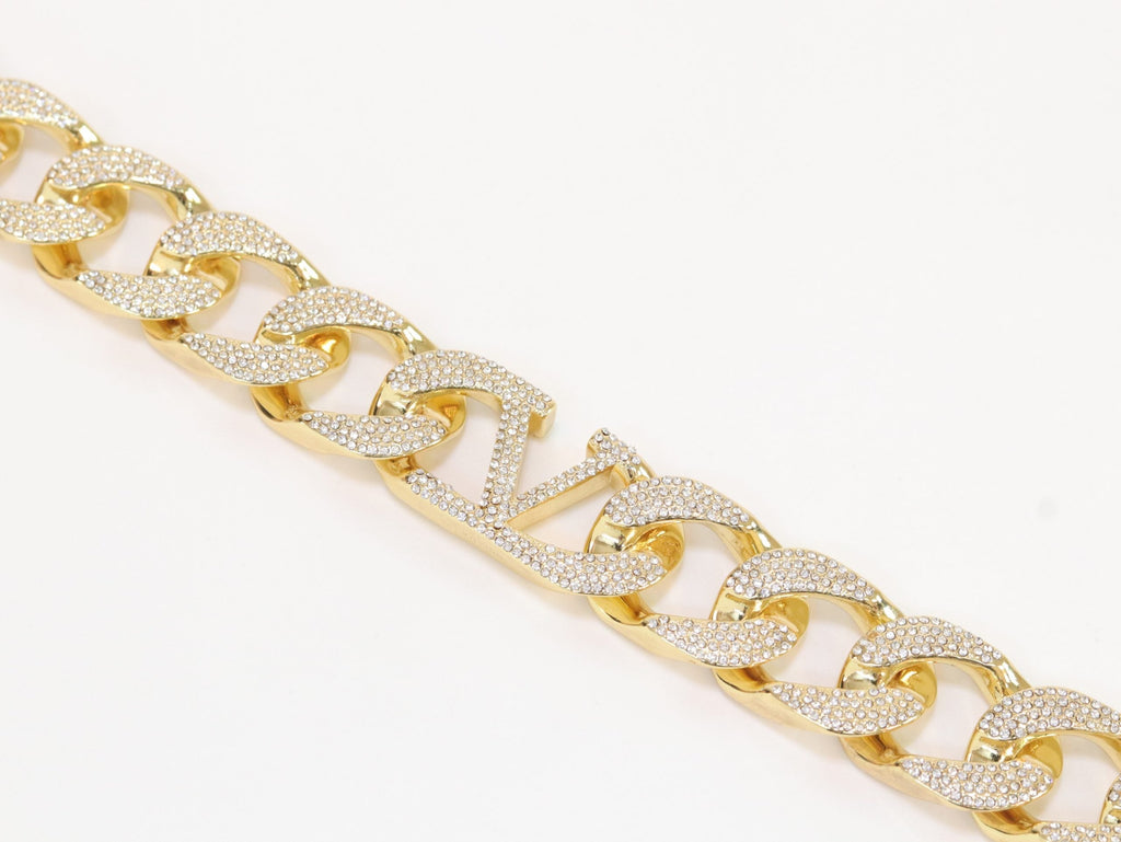Alphabet V Chunky gold linked chain with CZ