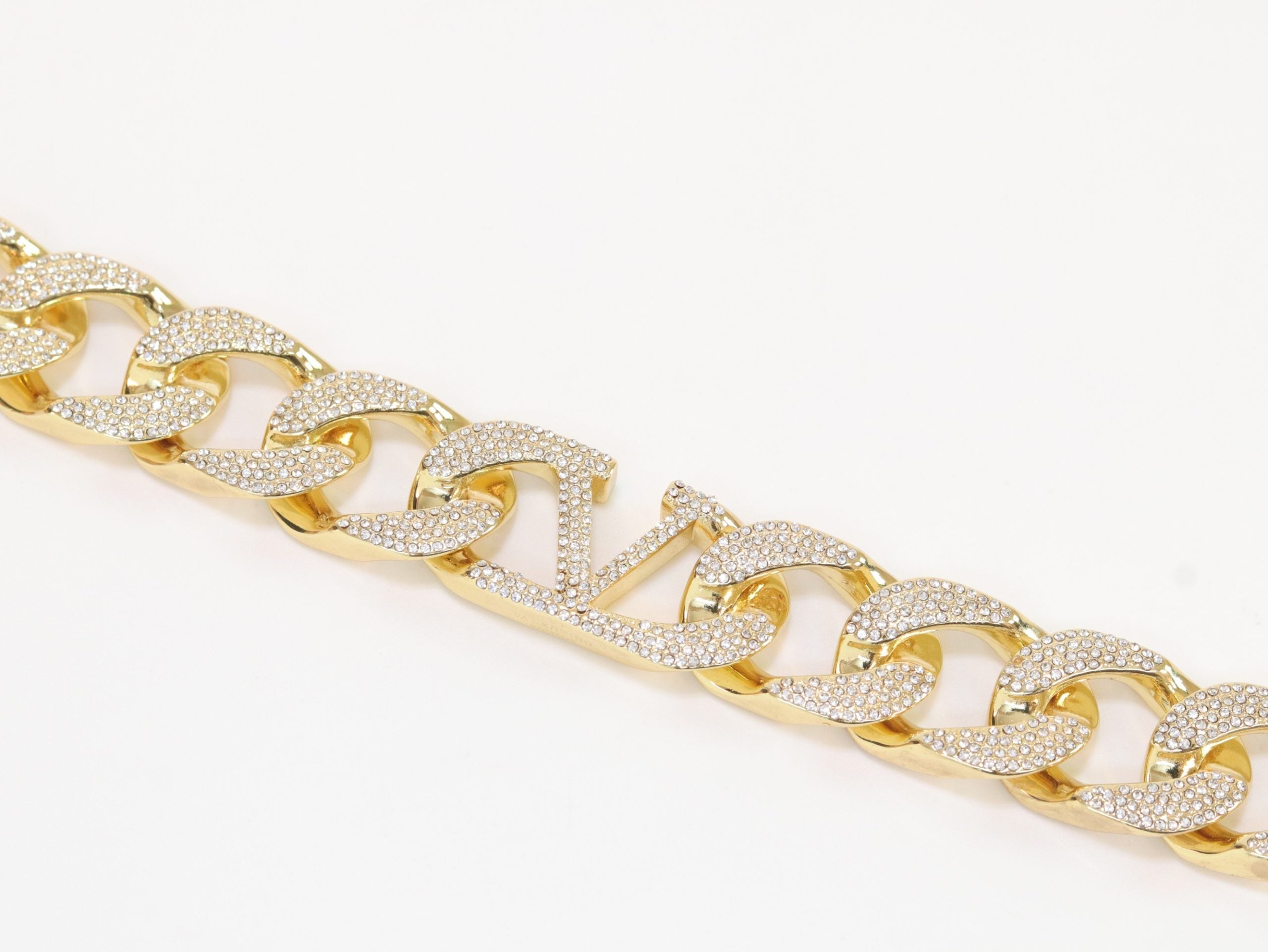 Alphabet V Chunky gold linked chain with CZ
