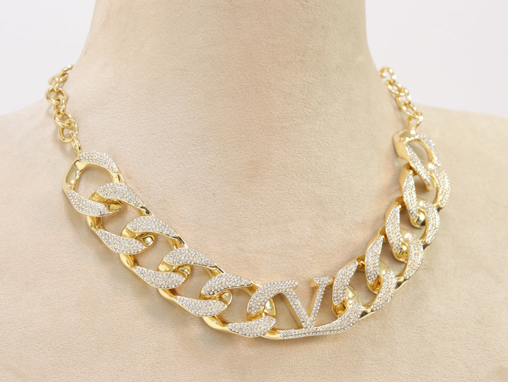 Alphabet V Chunky gold linked chain with CZ