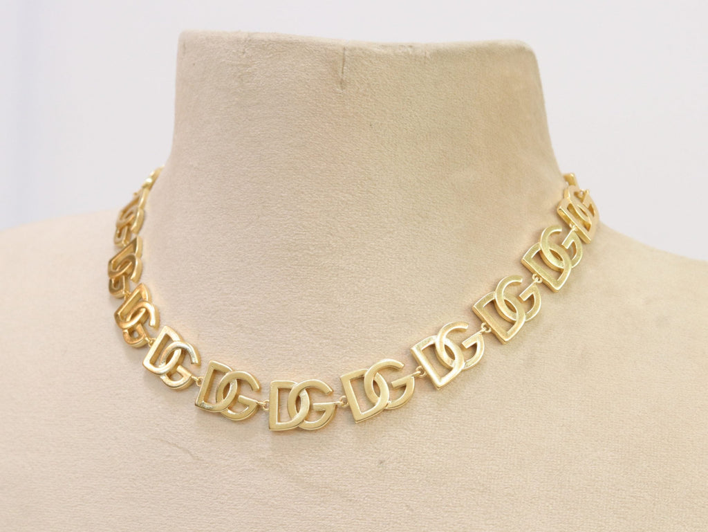 Alphabet D and G motif matte gold plated chain