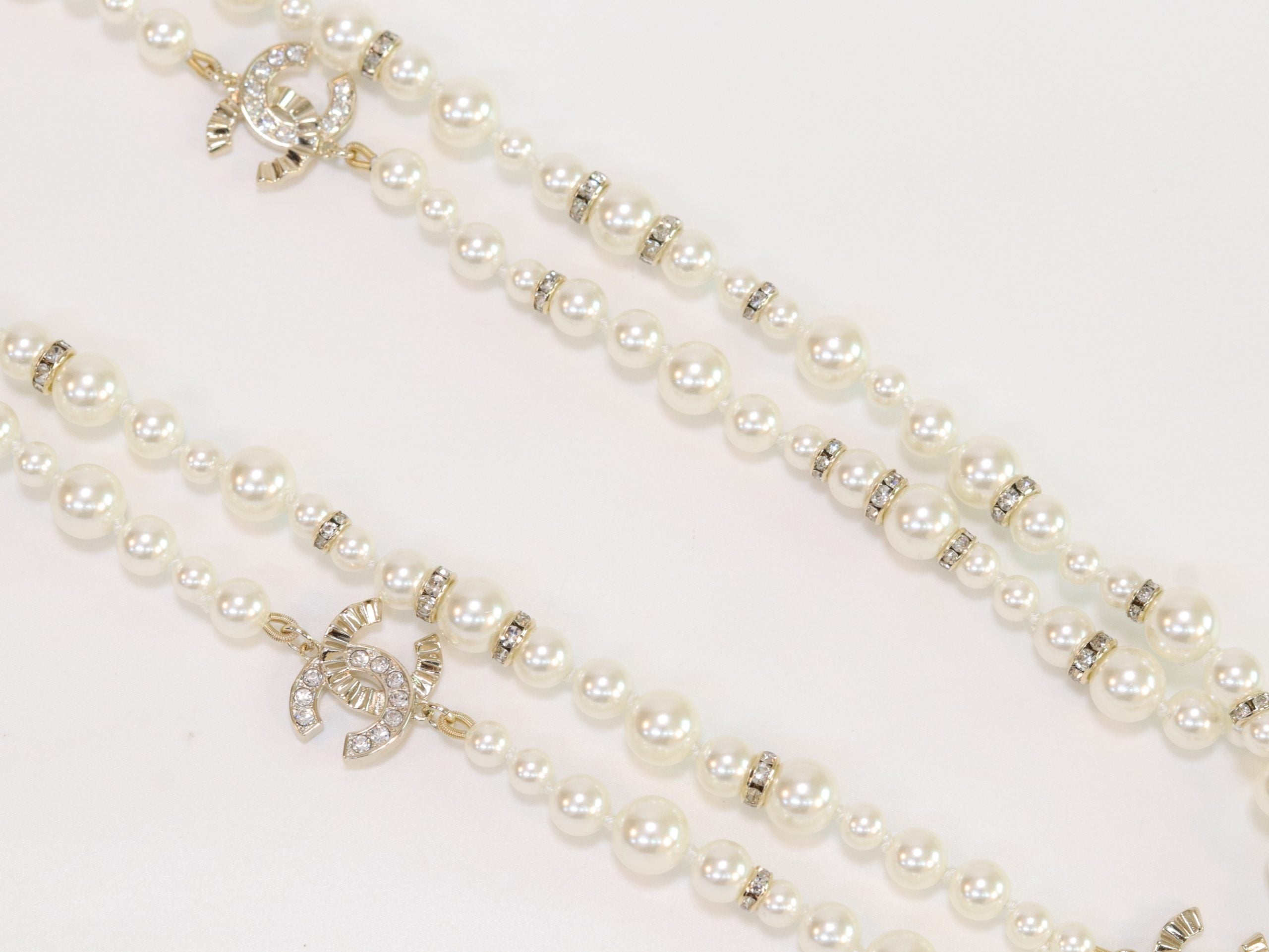 Double C pearl long chain